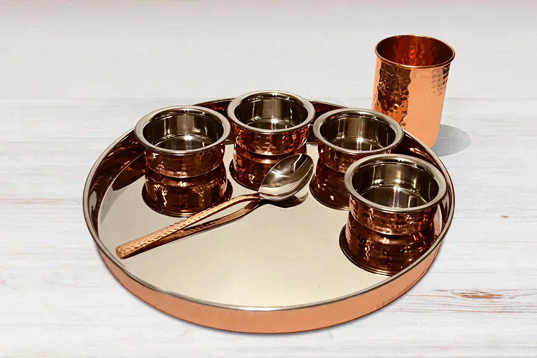 Set di 8 piatti balti indiani in rame, 17 cm, ciotole tradizionali per curry con manici, vasi in rame fatti a mano per cibo indiano e servire al Set di 8 piatti balti indiani in rame, 17 cm, ciotole tradizionali per curry con manici, vasi in rame fatti a mano per cibo indiano e servire al