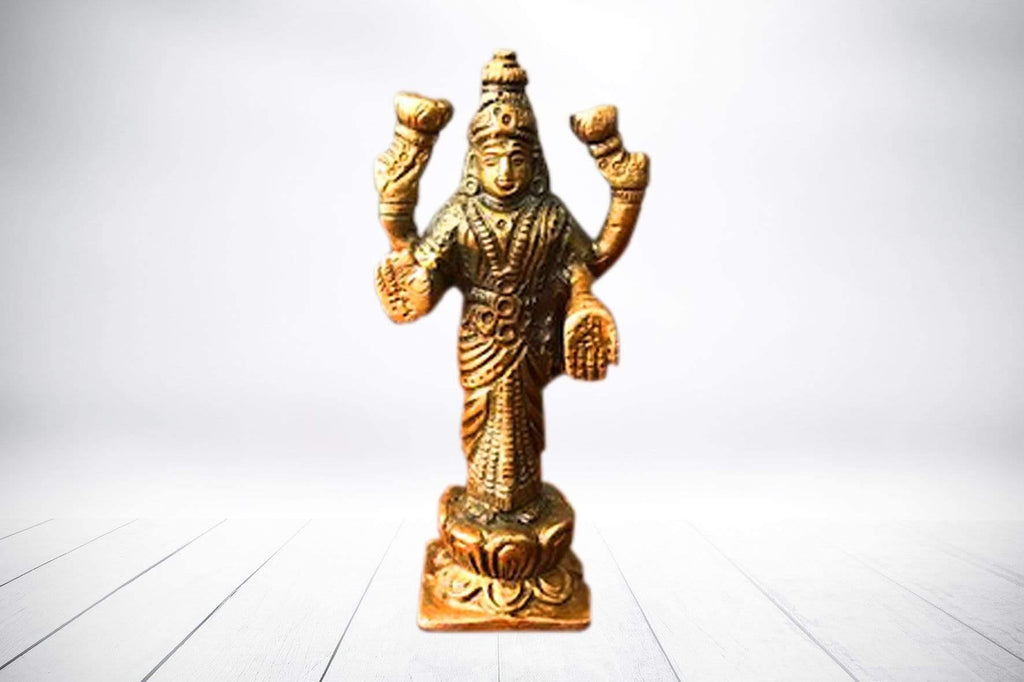 Lakshmi - Kaarigar Handicrafts Inc.